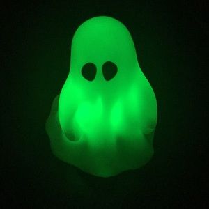 The ghost changes color it’s just green
